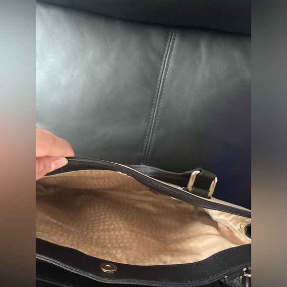 Kate Spade Black and Cream Satchel As is
Final price! - Picture 11 of 15